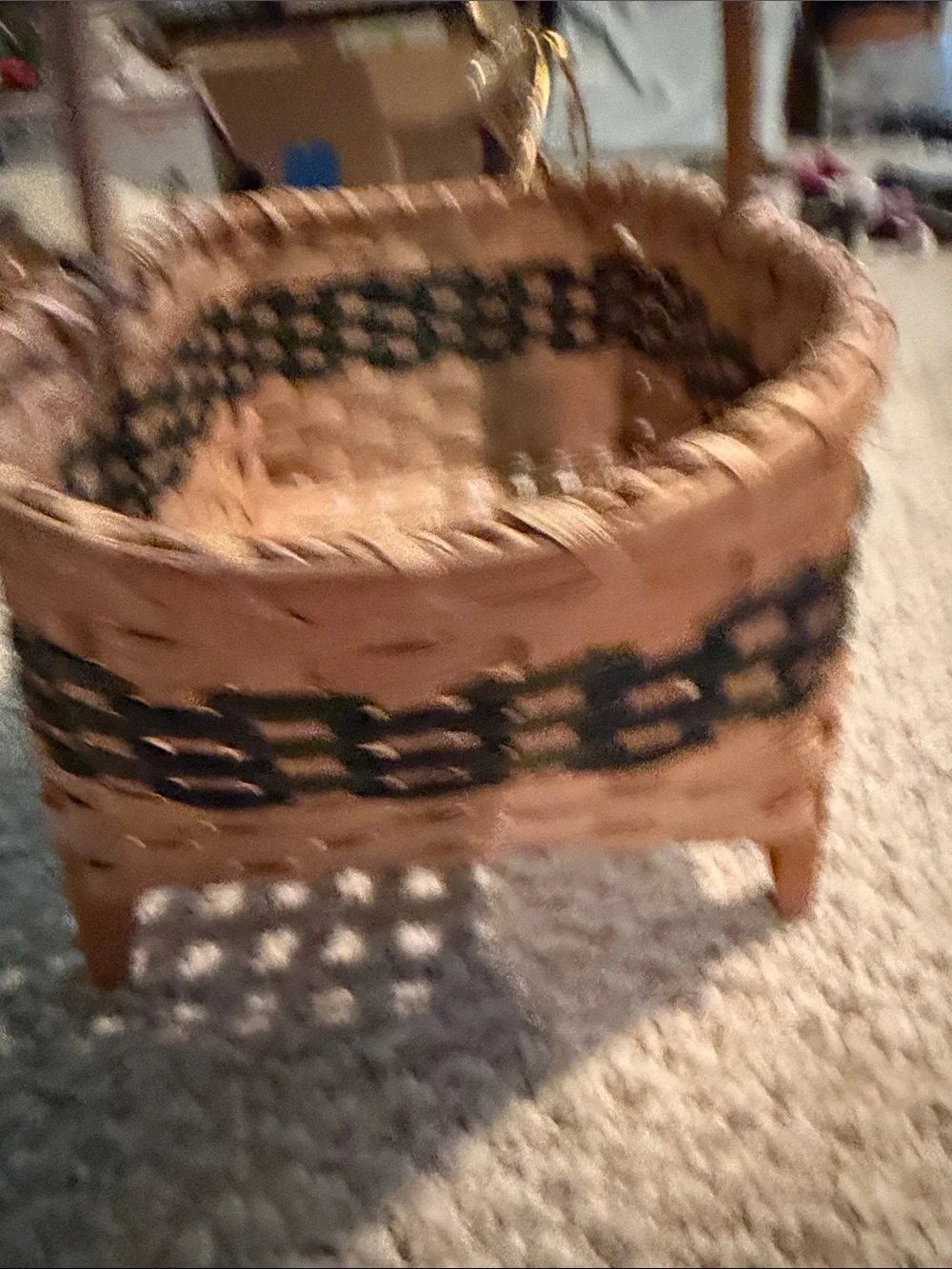 1998 Market Art Woven Tan and Black Handled Decorative Basket